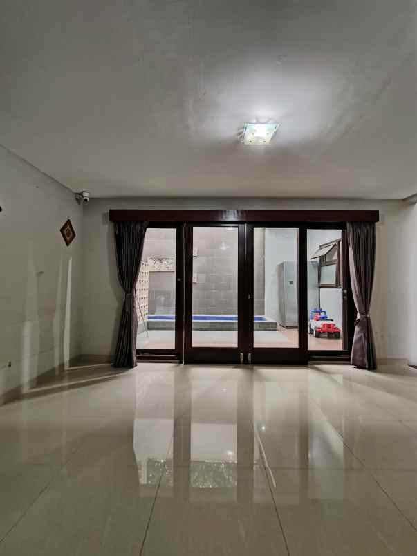 rumah secondary dalam komplek di hankam bekasi