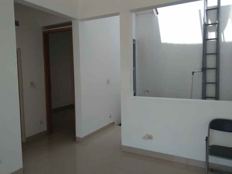 rumah siap huni 2 kamar tidur di semara ciganitri
