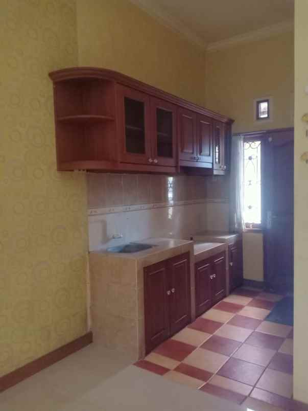 rumah siap huni 800 juta lokasi mepet araya