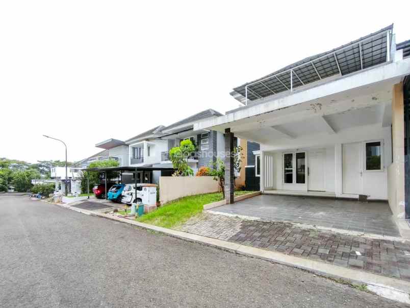 rumah siap huni apik terawat di legenda wisata cibubur