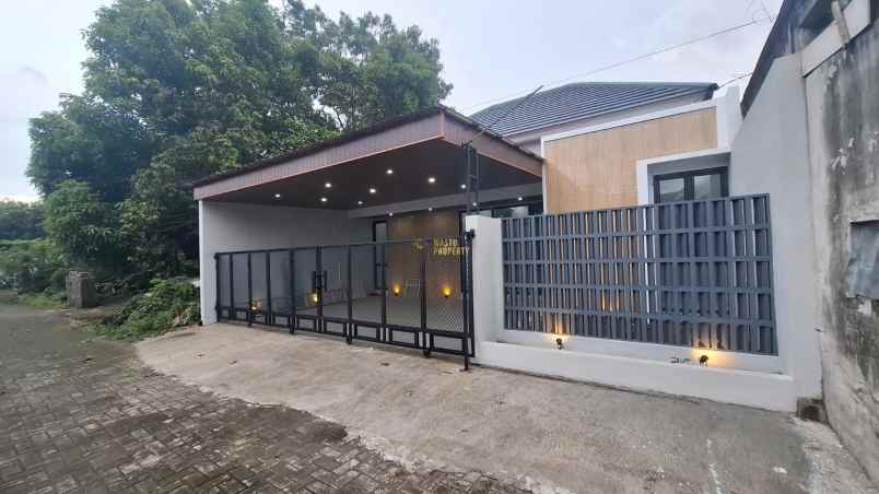 rumah siap huni desain modern 10 menit ke kampus upn