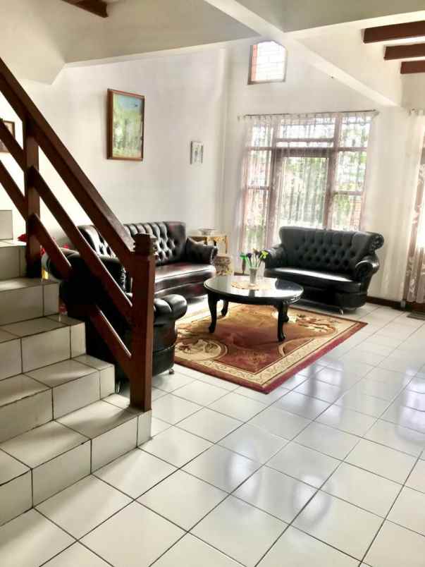 rumah siap huni di komplek setra duta bandung utara