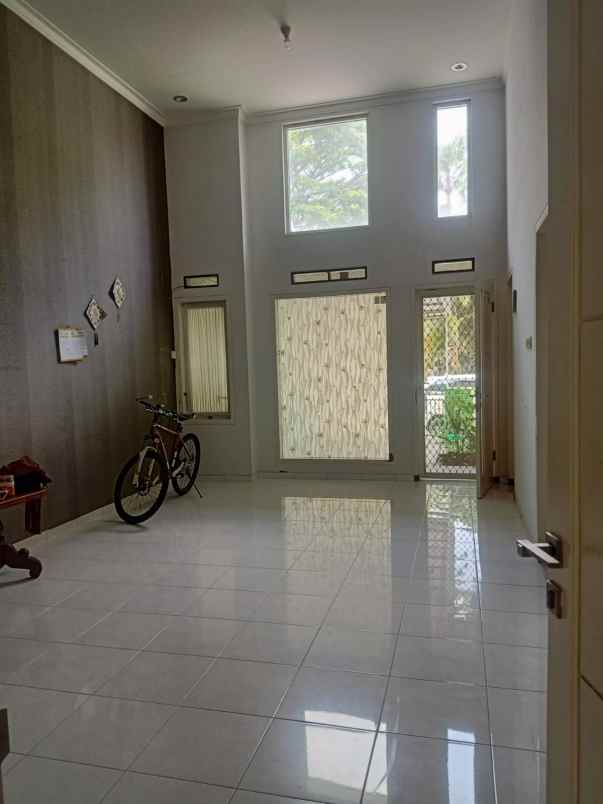 rumah siap huni lokasi di permata jingga malang