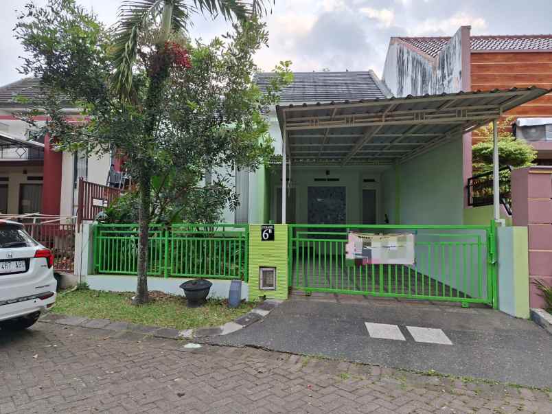 rumah siap huni lokasi di permata jingga malang