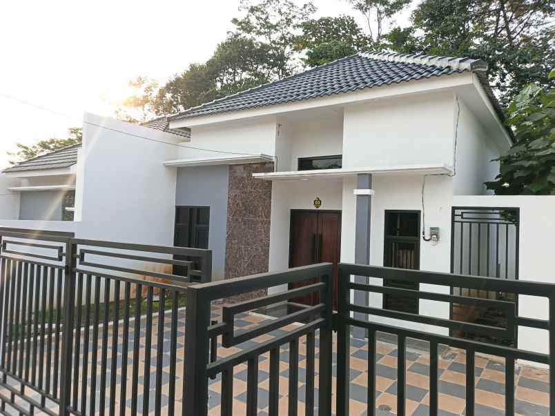 rumah siap huni mijen semarang barat bonus pagar