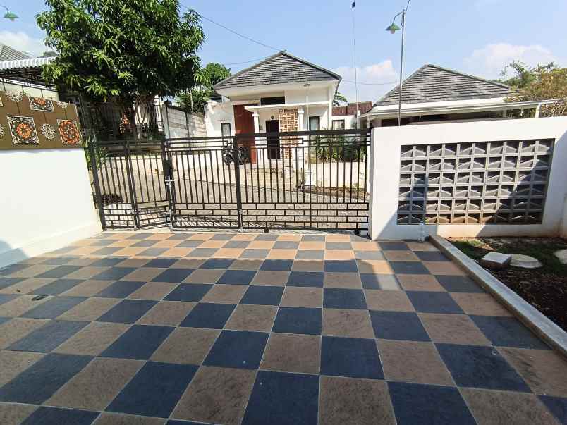 rumah siap huni mijen semarang barat bonus pagar