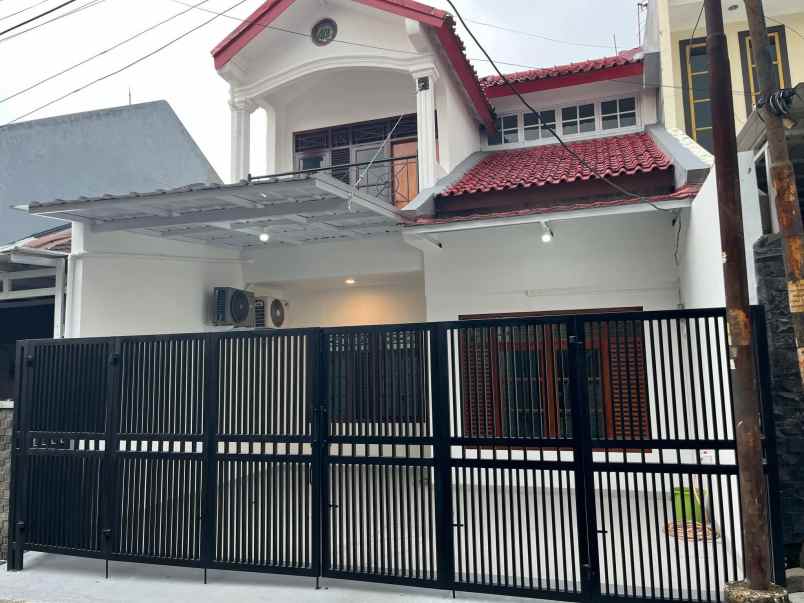 rumah strategis pondok bambu jakarta timur