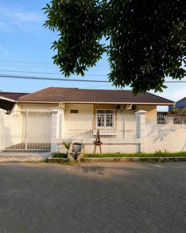 rumah sutorejo tengah strategis row jalan 2 mobil