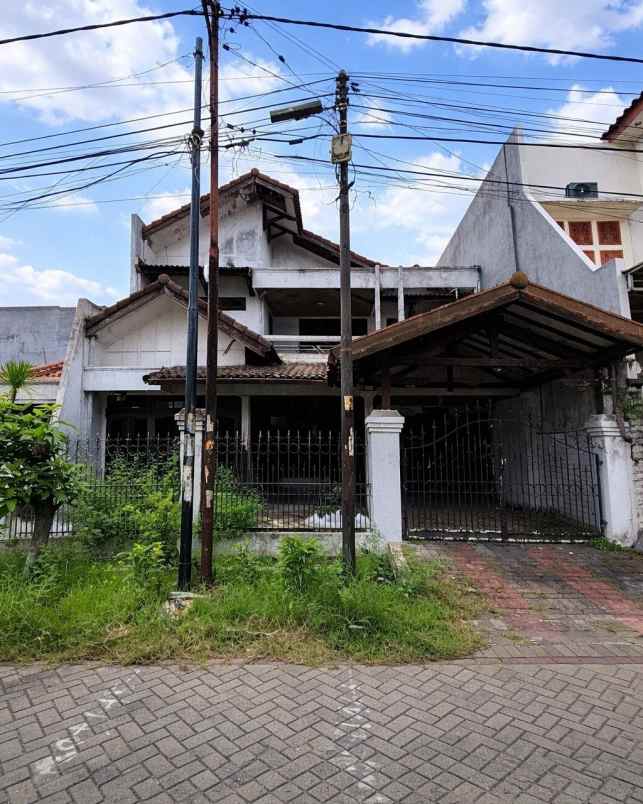 rumah tenggilis utara strategis row 2 5 mobil