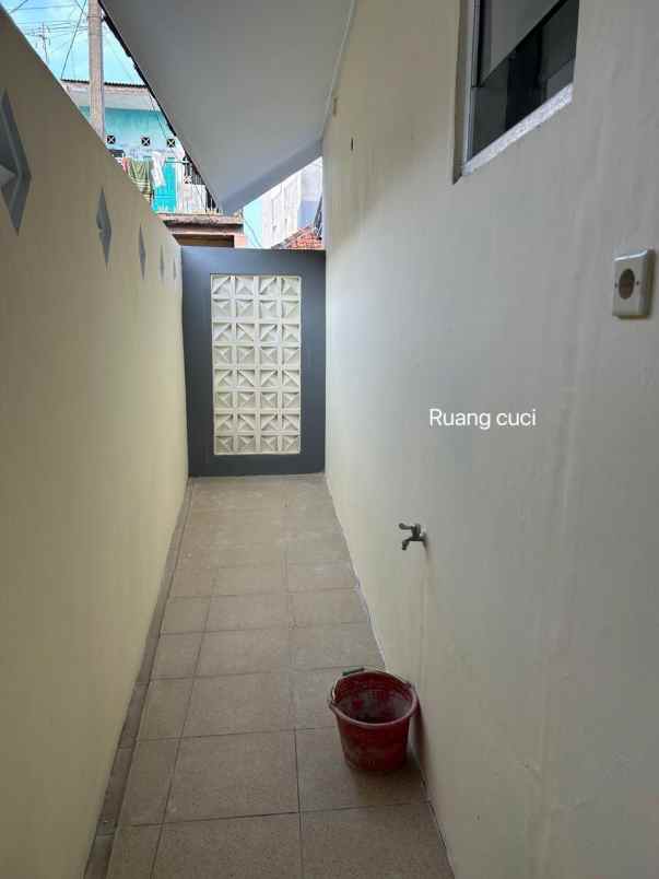 rumah terawat dan siap huni di cijantung jakarta timur