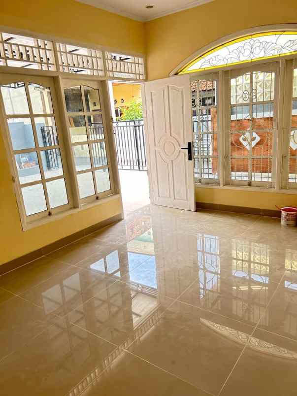 rumah terawat dan siap huni di cijantung jakarta timur