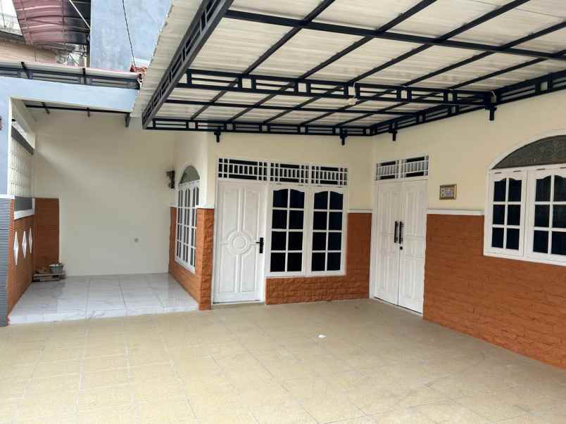 rumah terawat dan siap huni di cijantung jakarta timur