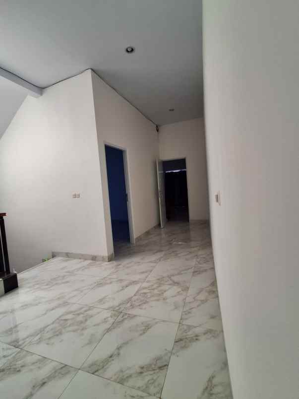 rumah termurah memplak di jatinegara lio rawamangun