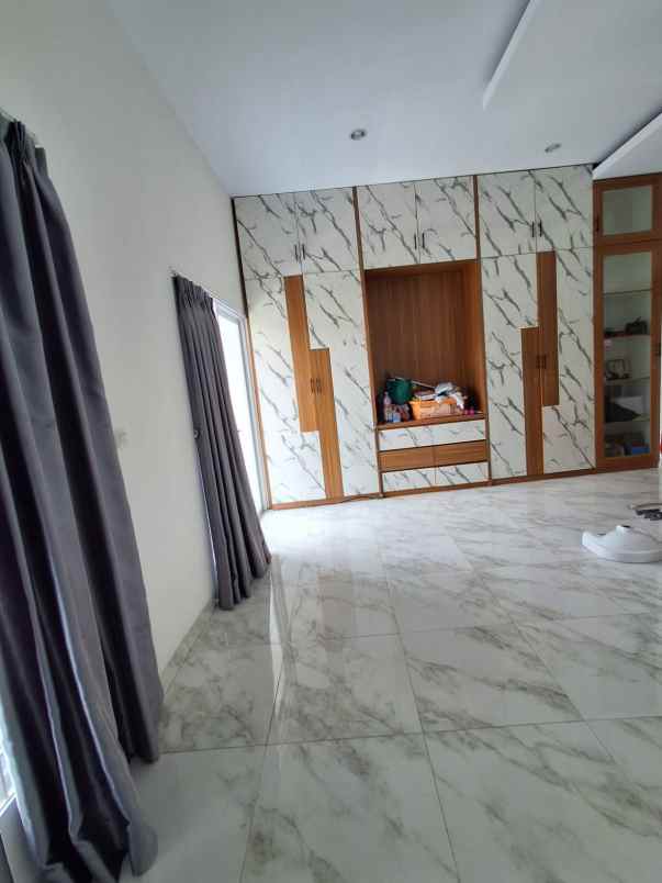 rumah termurah memplak di jatinegara lio rawamangun