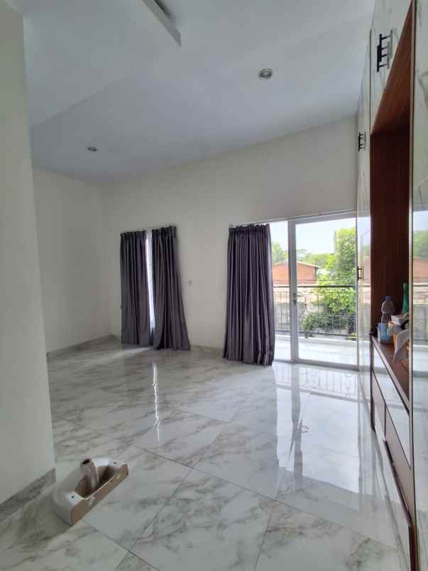 rumah termurah memplak di jatinegara lio rawamangun