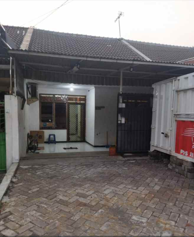 rumah usaha di lebak kenjeran surabaya strategis