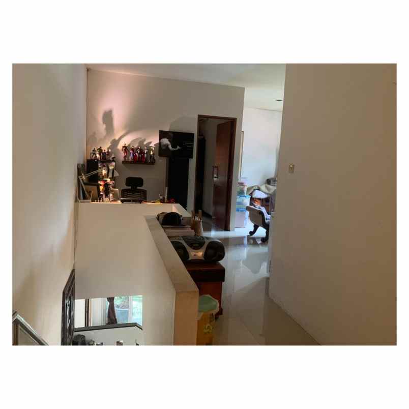 rumah villa bintaro regency