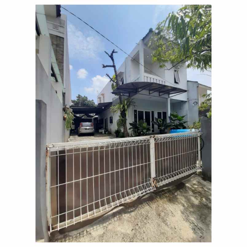 rumah villa bintaro regency