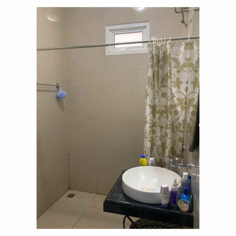 rumah villa bintaro regency