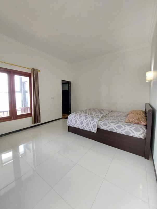 rumah villa lokasi di batu