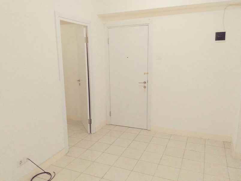 sewa apartemen 2 kamar kosongan di green pramuka city