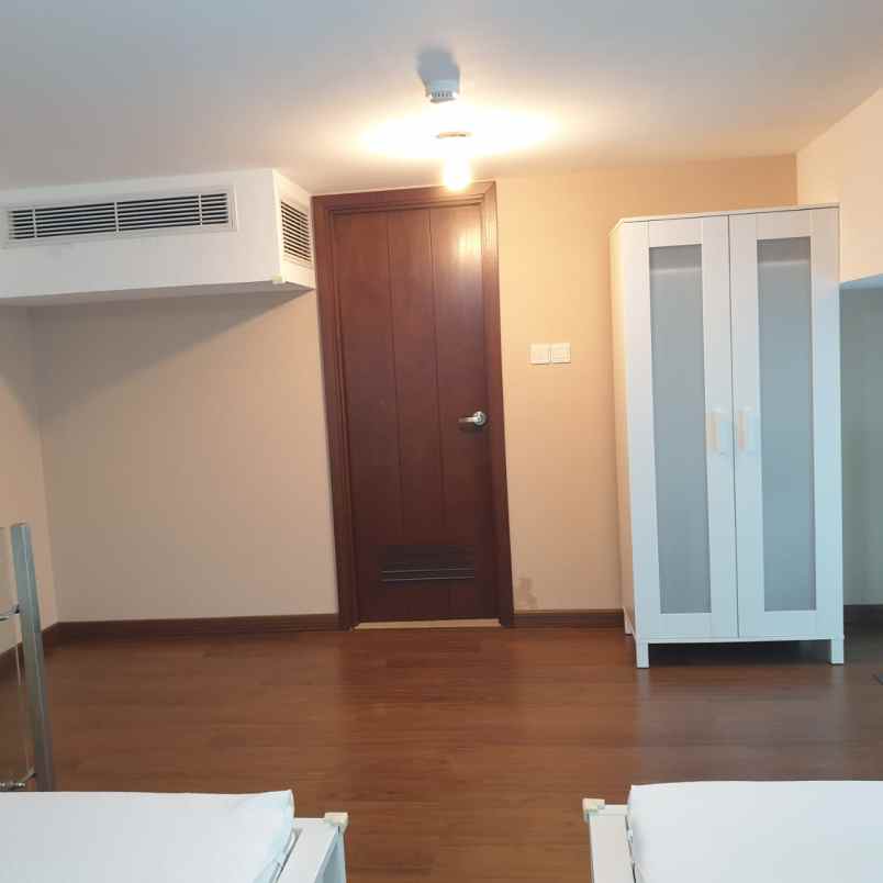 sewa apartemen biz loft karawaci tangerang 2 lantai