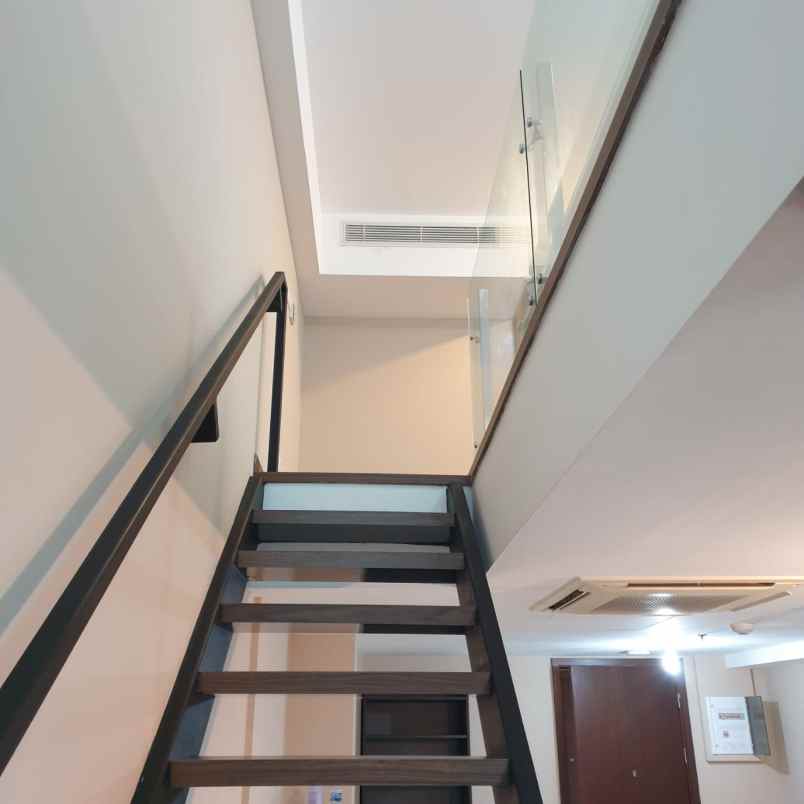 sewa apartemen biz loft karawaci tangerang 2 lantai