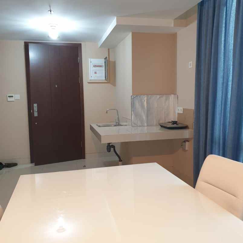 sewa apartemen biz loft karawaci tangerang 2 lantai