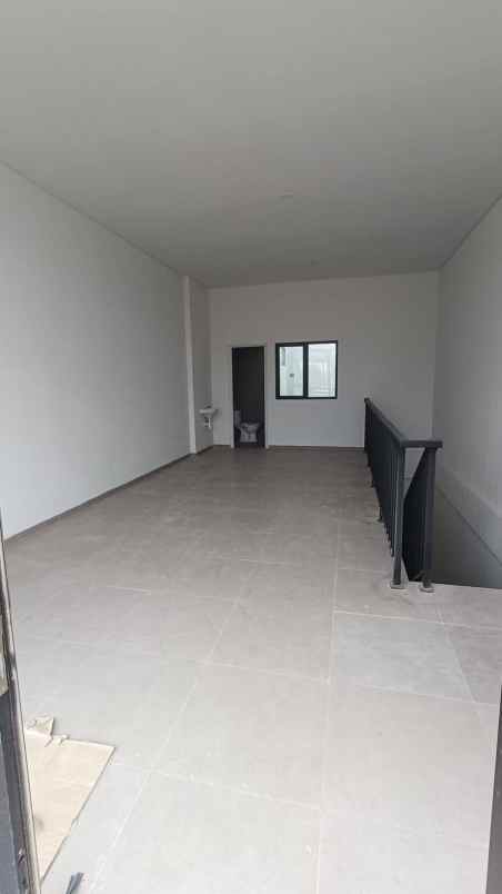 sewa ruko grand eastern strategis