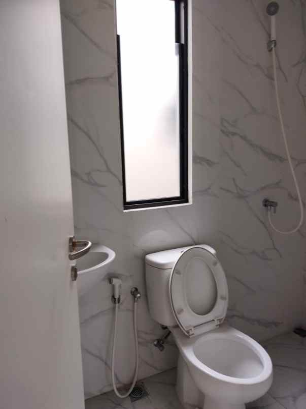 sewa rumah citrine lavon ii tangerang