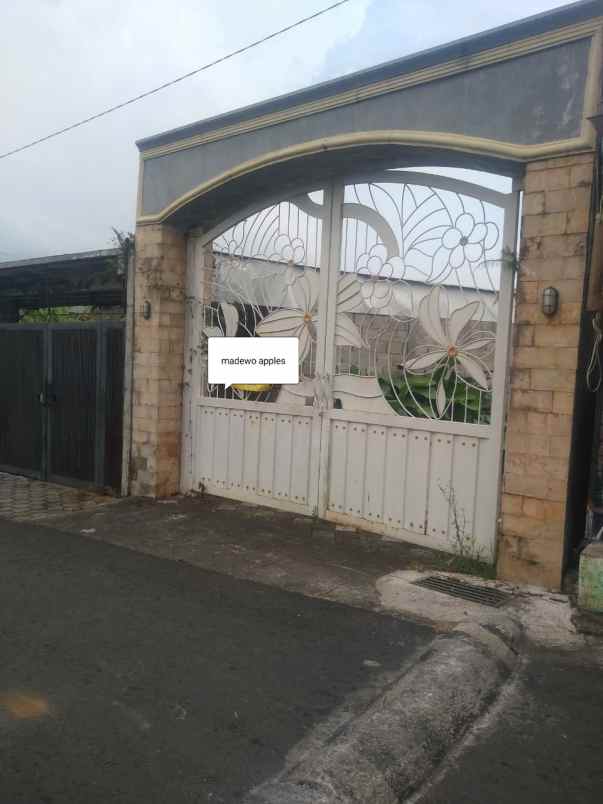 tanah dekat wisata baloga kota batu madewo apples