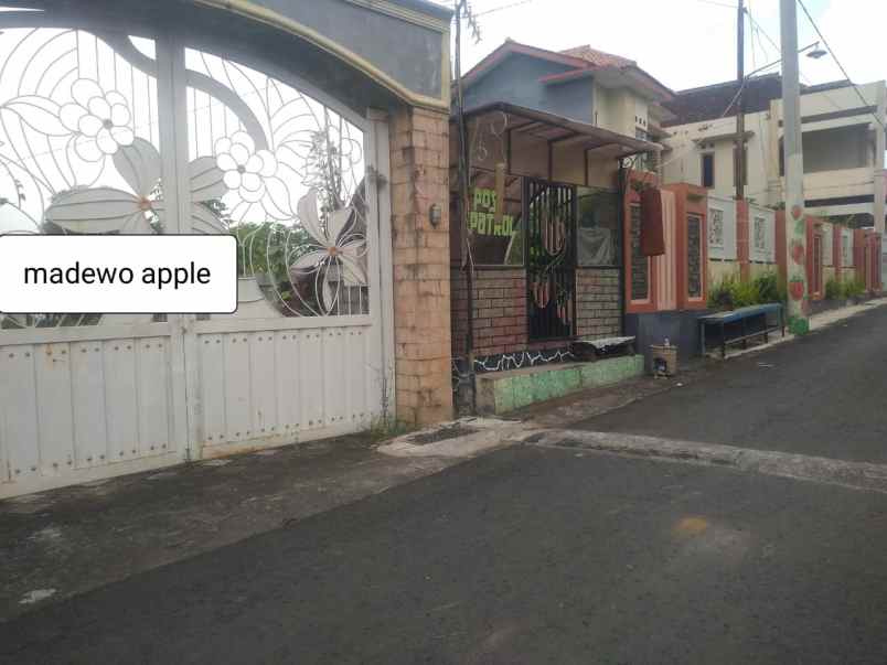 tanah dekat wisata baloga kota batu madewo apples
