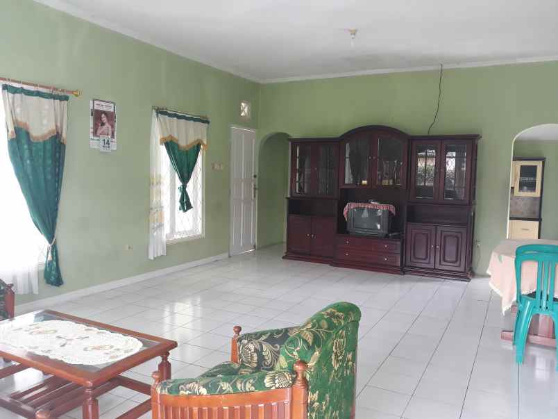 villa jalan cisarua km 80 puncak