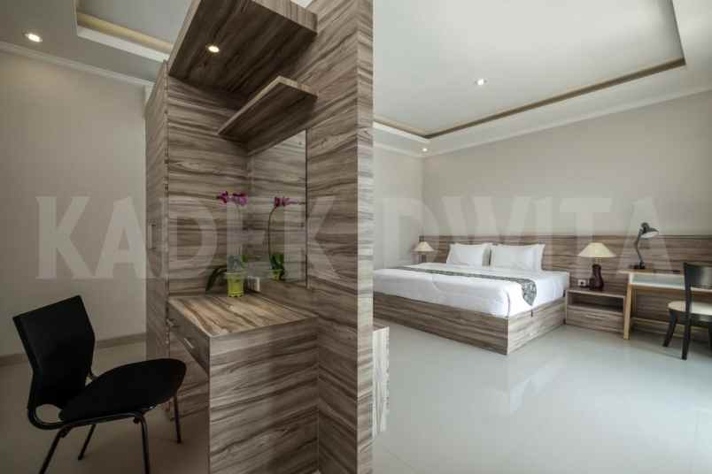 villa jalan raya padonan