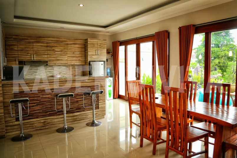 villa jalan raya padonan