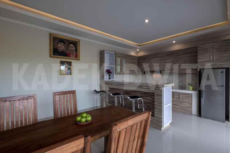 villa jalan raya padonan