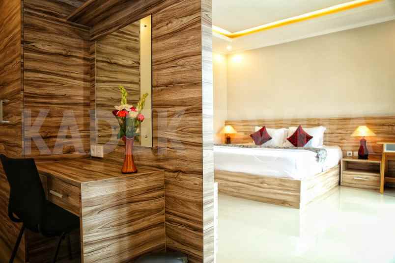 villa jalan raya padonan