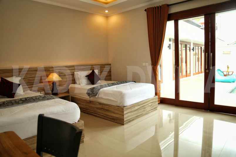 villa jalan raya padonan