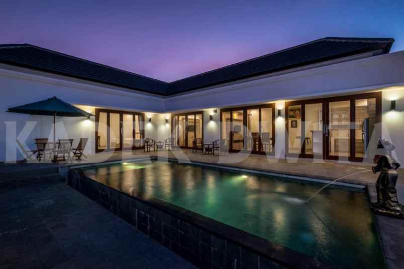 villa jalan raya padonan
