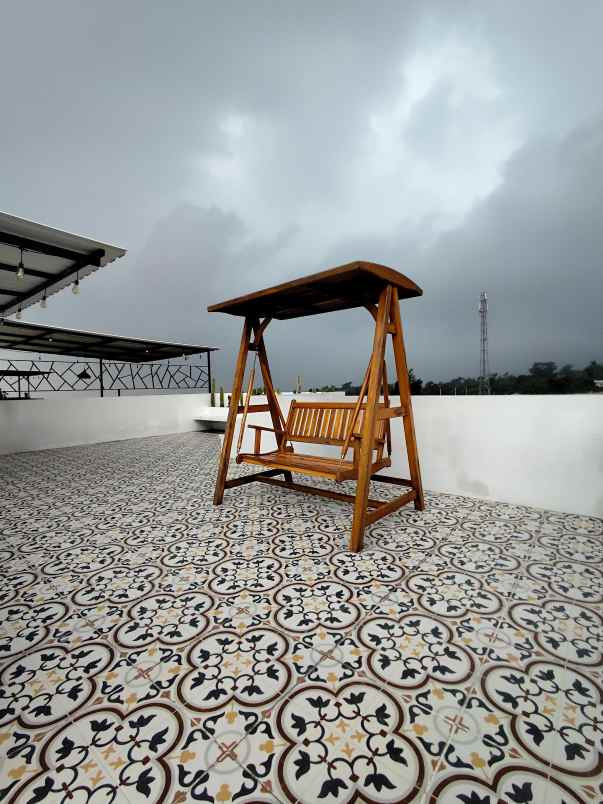 villa mewah 3 lantai dekat bns di oro oro ombo batu