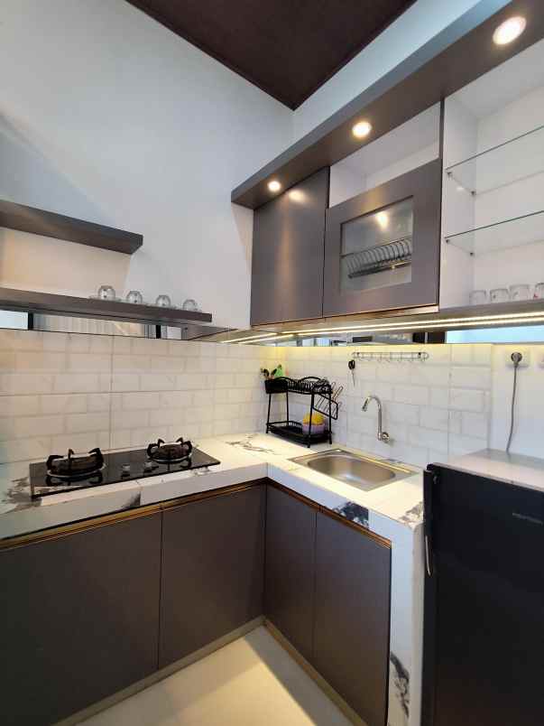 villa mewah 3 lantai dekat bns di oro oro ombo batu