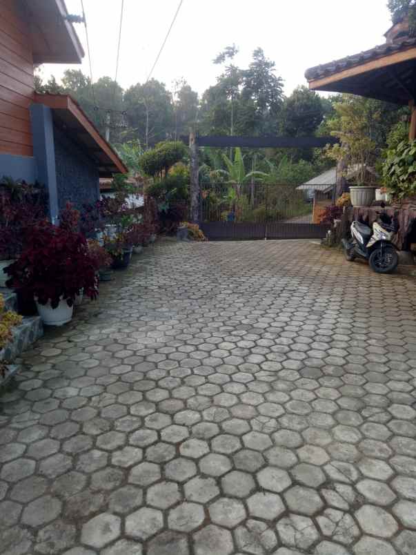 villa ujung berung cigending cinangka bandung timur