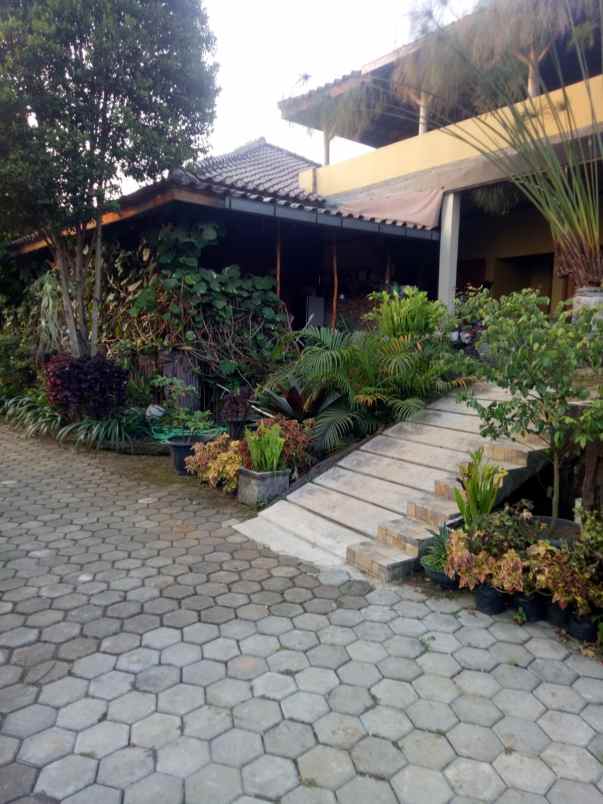 villa ujung berung cigending cinangka bandung timur