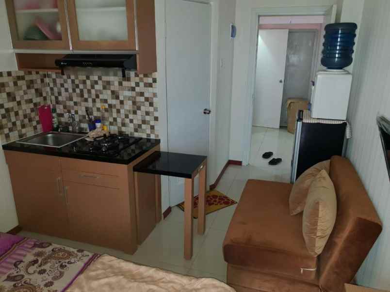 apartmen green pramuka studio furnish bagus disewakan