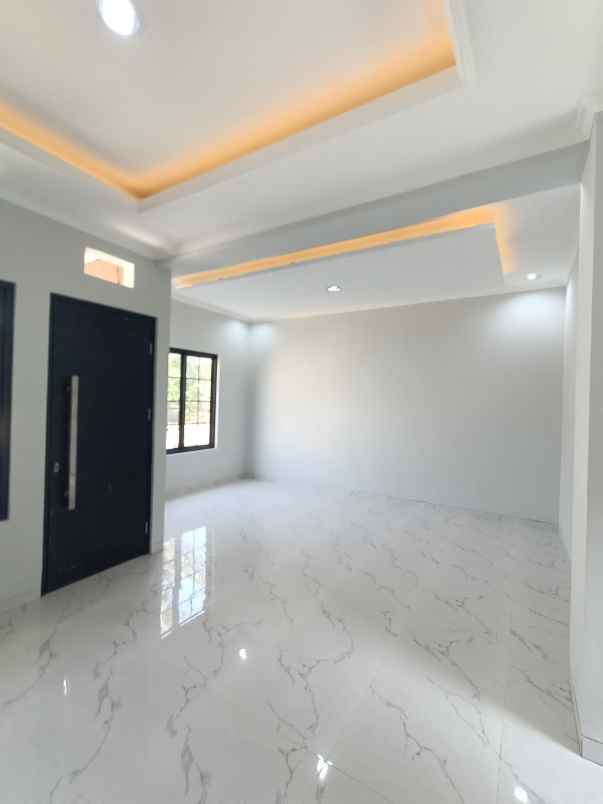 brand new townhouse nyaman dan asri