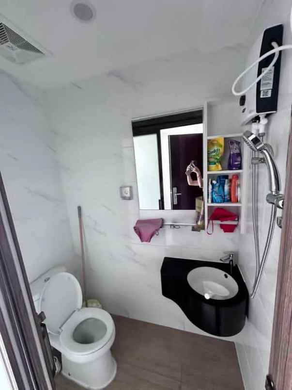 di sewa tahunan apartemen sky house alam sutera studio