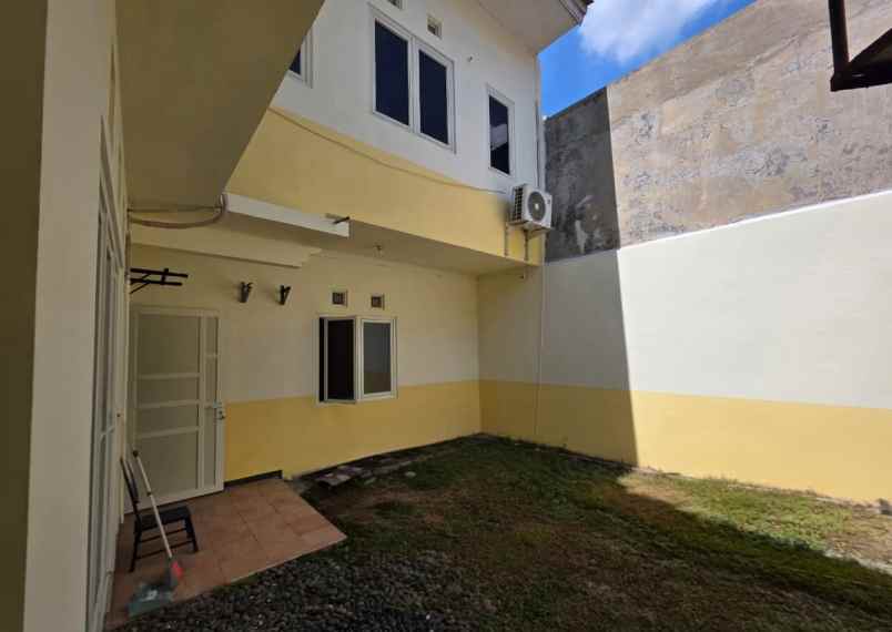 dian istana 2 lantai semi furnish