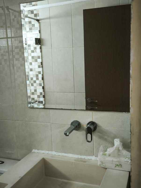 dijual apartemen jalan gajah mada no 188