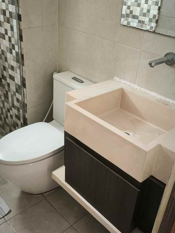 dijual apartemen jalan gajah mada no 188