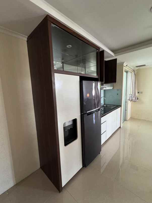 dijual apartemen jalan gajah mada no 188